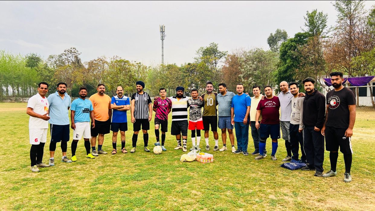ਰੋਜਾਨਾ ਸਵੇਰ ਫੁੱਟਬਾਲ ਕਲੱਬ ਦੇ ਚੇਅਰਮੈਨ ਤਰਸੇਮ ਲਾਲ ਨੇ ਆਪਣਾ ਜਨਮ ਦਿਨ ਫੁੱਟਬਾਲ ਮੈਚ ਕਰਵਾ ਕੇ ਮਨਾਇਆ।